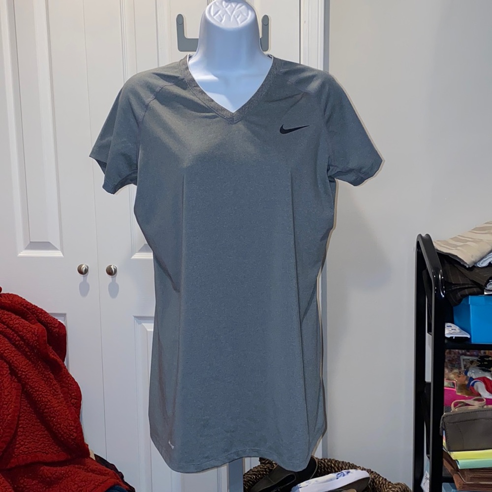 Women's Nike Pro Combat Dri-fit fitted v-neck shirt , size L